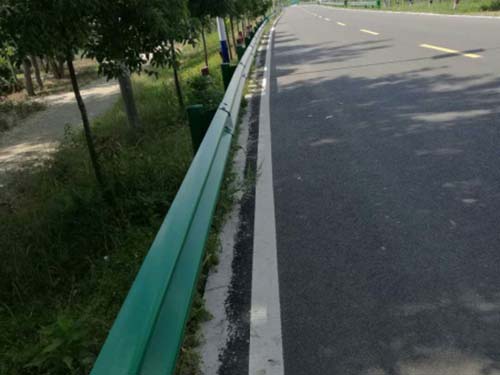 公路護欄