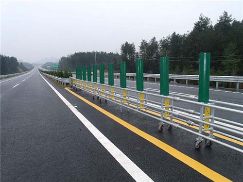 高速公路安裝公路護(hù)欄意義有哪些